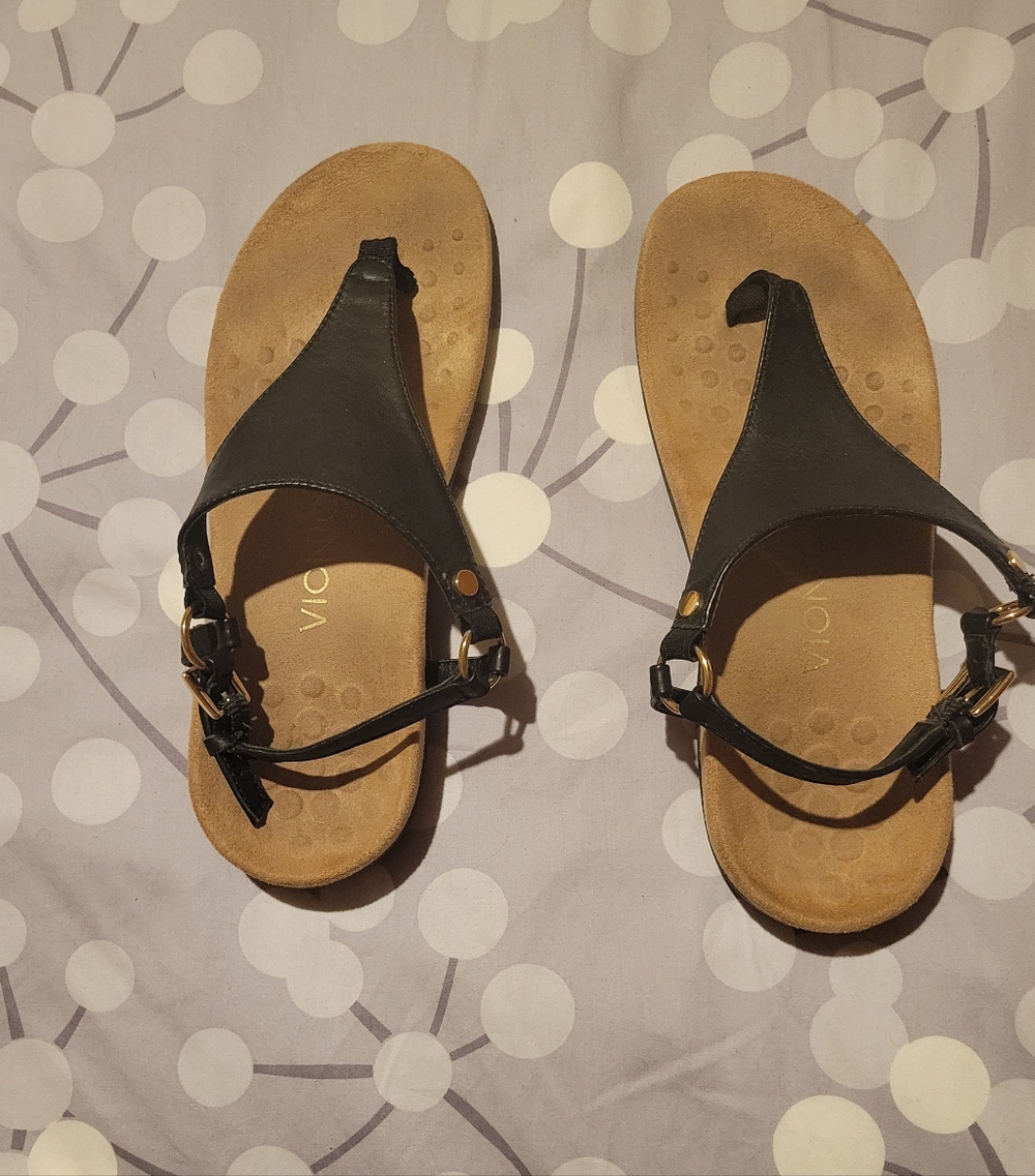 Vionic Black Thong Sandals with Tan Footbed